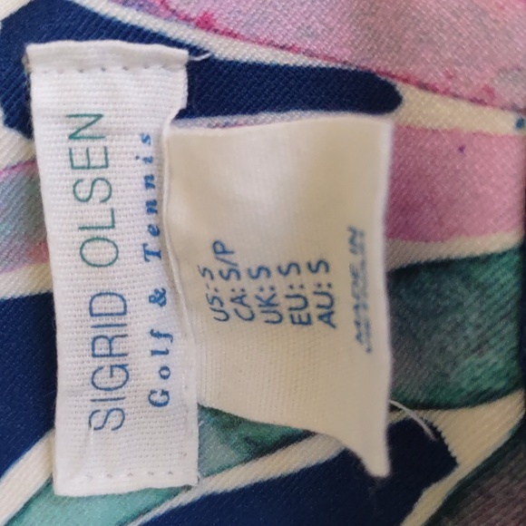 Sigrid Olsen skort in small.  Built in shorts 96% poly - 4% Elastane 50 UPF sun - Picture 3 of 4